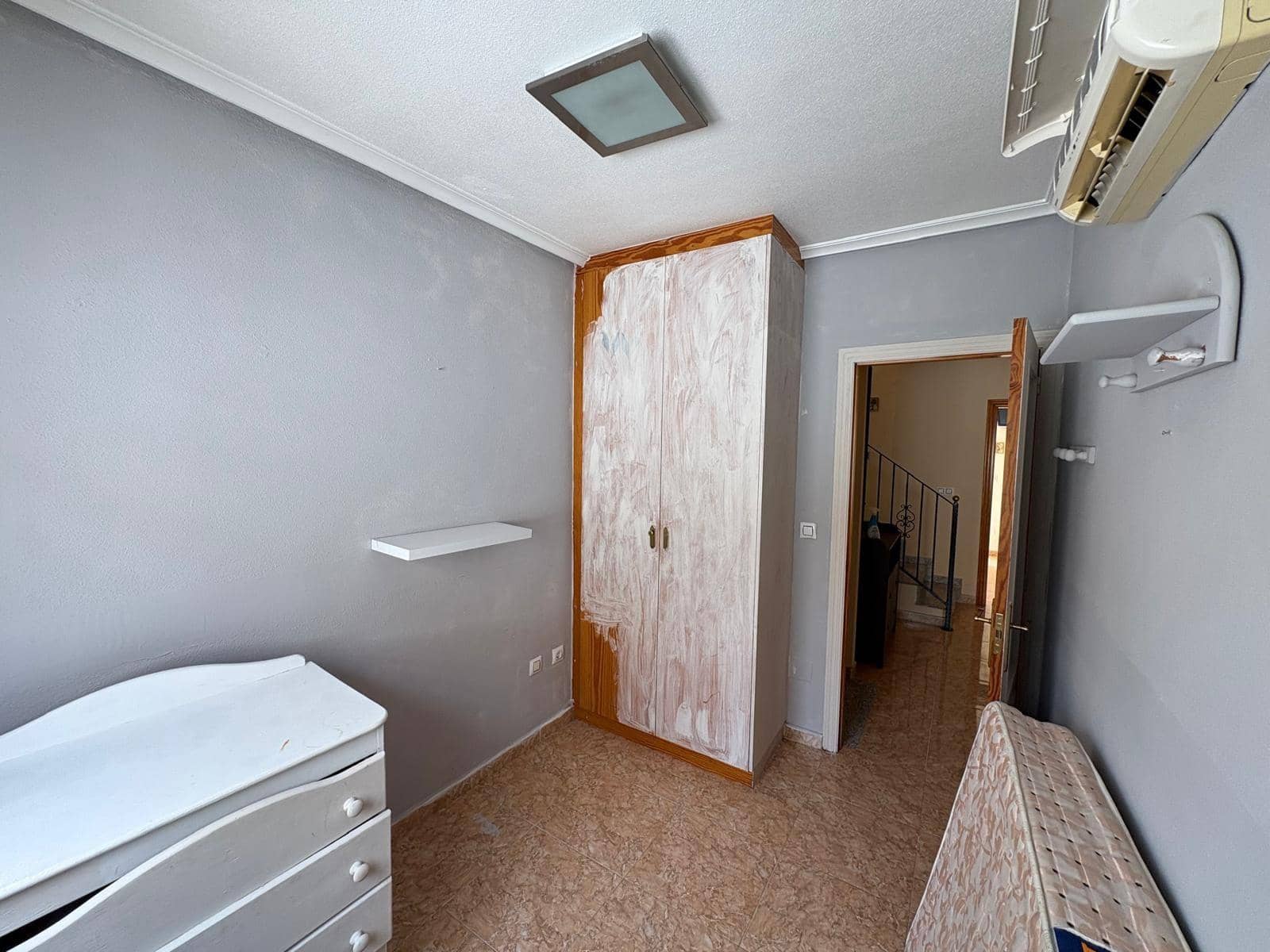 3 soveværelse Bungalow til leje i Los Palacios med garage - € 800 (Ref: 8053424)