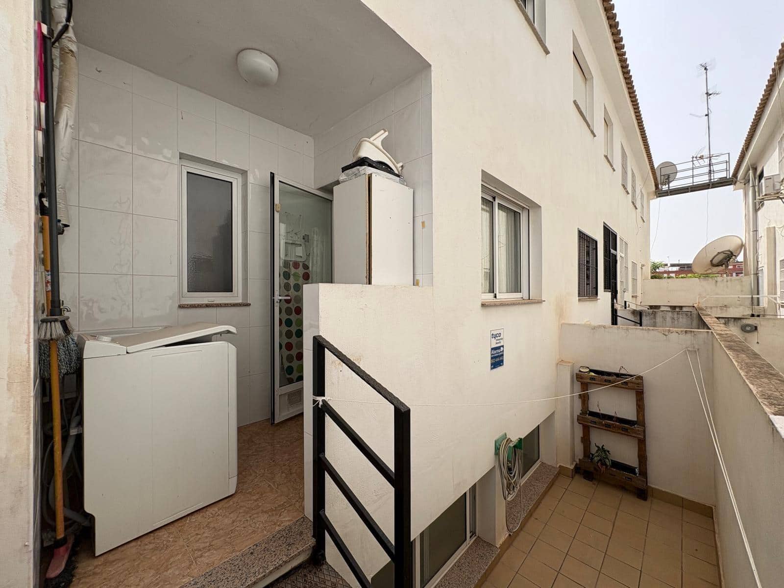 3 soveværelse Bungalow til leje i Los Palacios med garage - € 800 (Ref: 8053424)