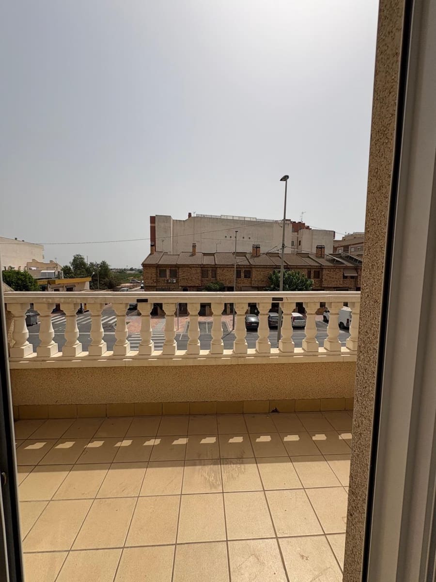 3 soveværelse Bungalow til leje i Los Palacios med garage - € 800 (Ref: 8053424)