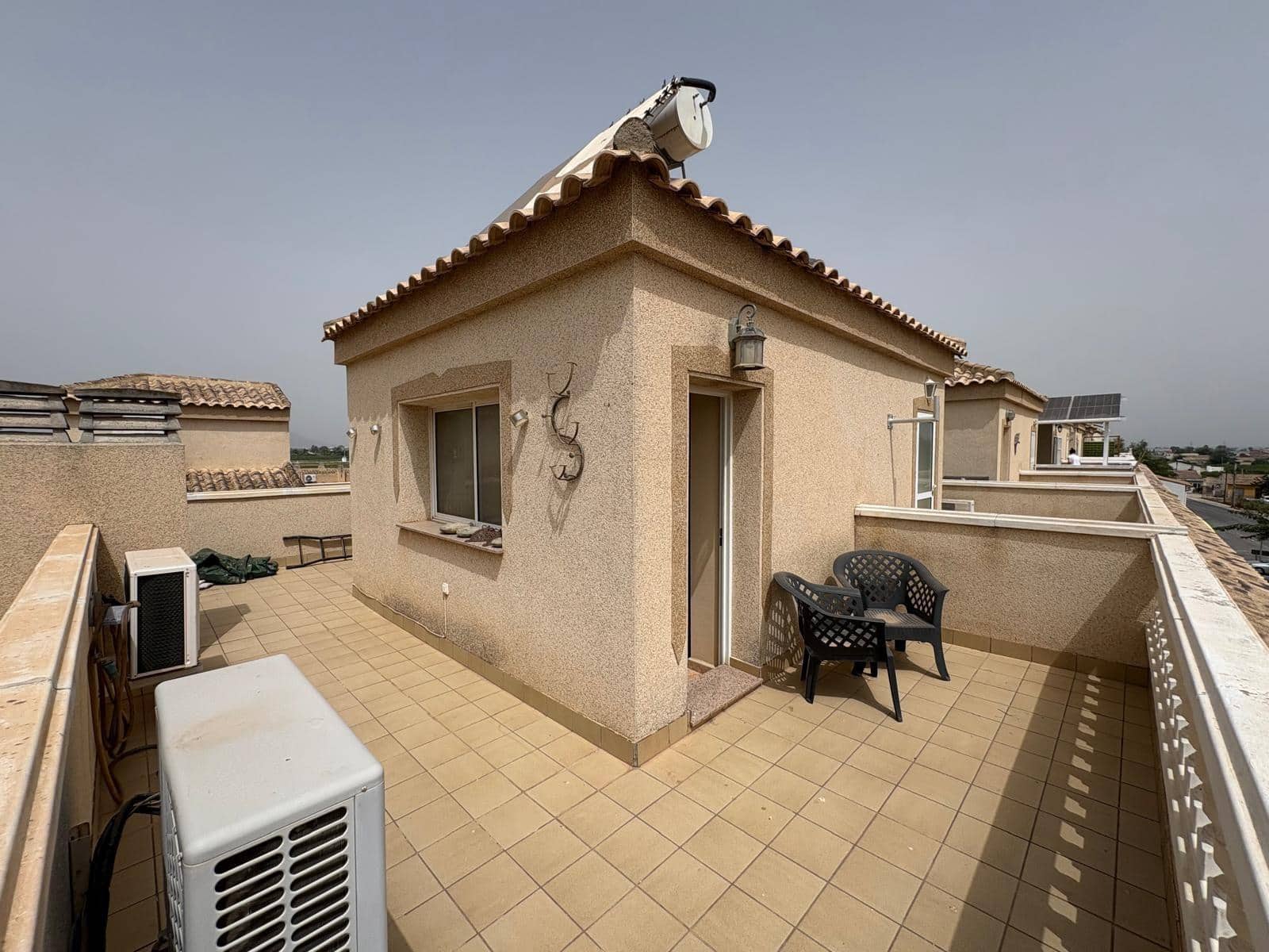 3 soveværelse Bungalow til leje i Los Palacios med garage - € 800 (Ref: 8053424)