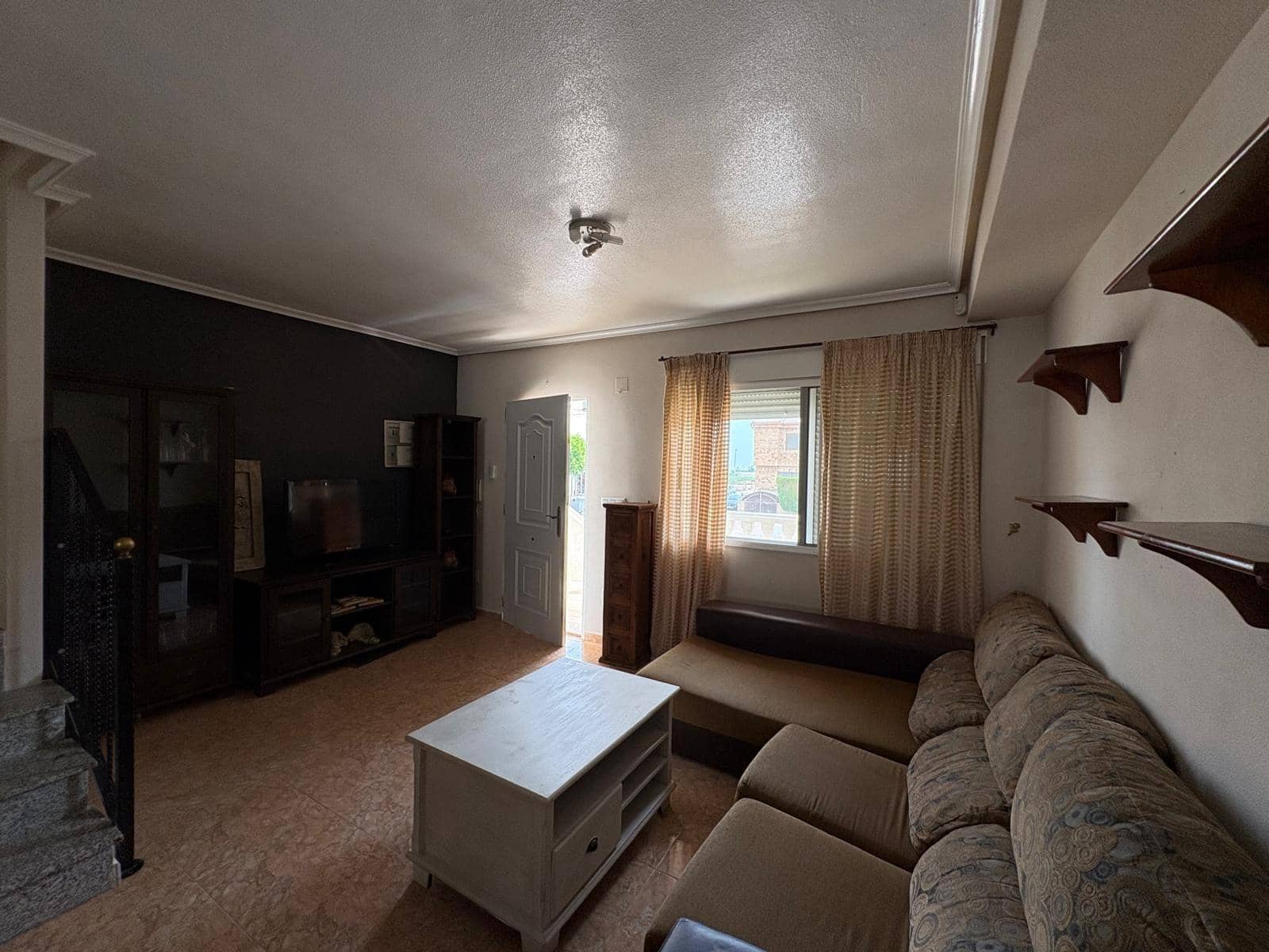 3 soveværelse Bungalow til leje i Los Palacios med garage - € 800 (Ref: 8053424)