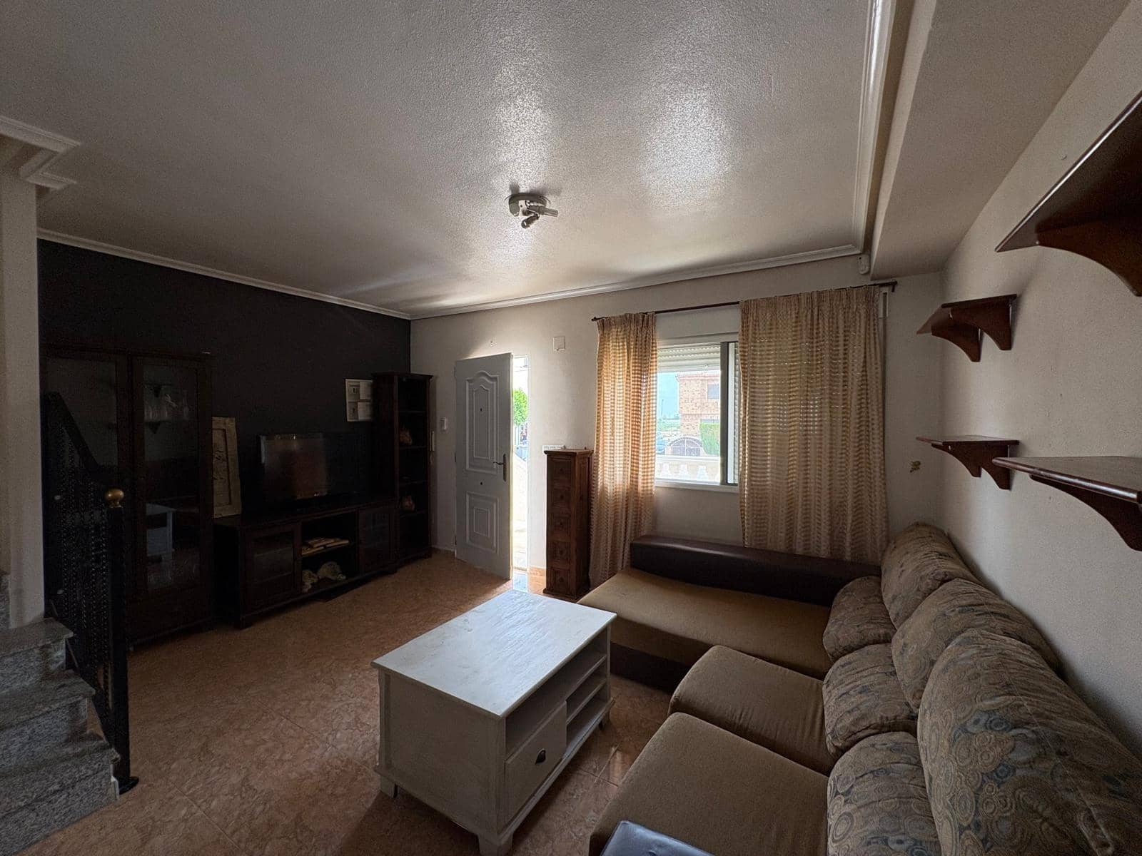 3 soveværelse Bungalow til leje i Los Palacios med garage - € 800 (Ref: 8053424)