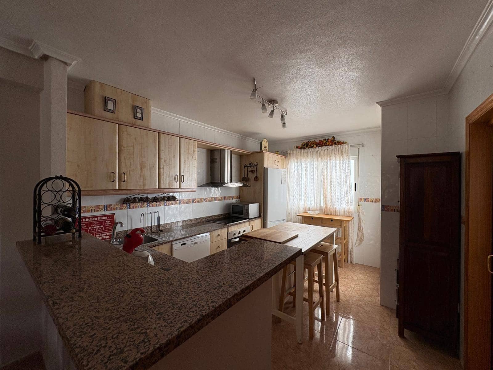 3 soveværelse Bungalow til leje i Los Palacios med garage - € 800 (Ref: 8053424)