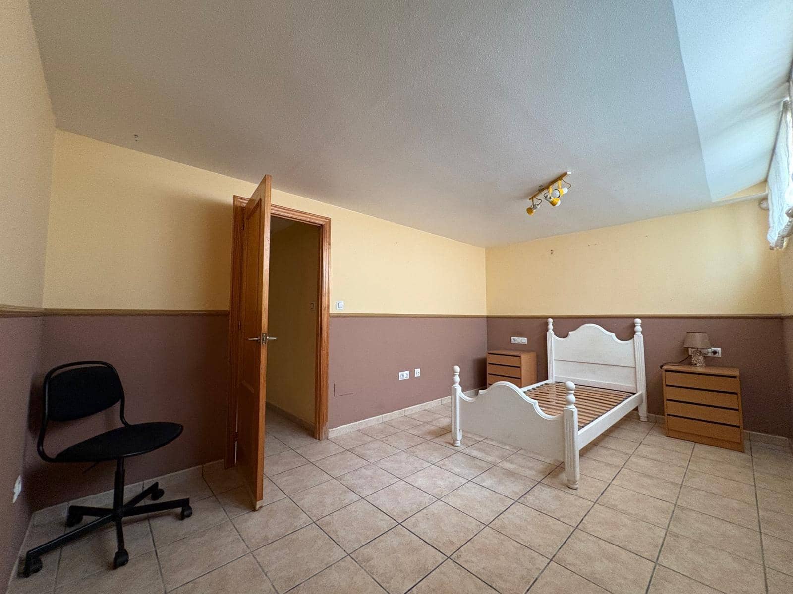 3 soveværelse Bungalow til leje i Los Palacios med garage - € 800 (Ref: 8053424)