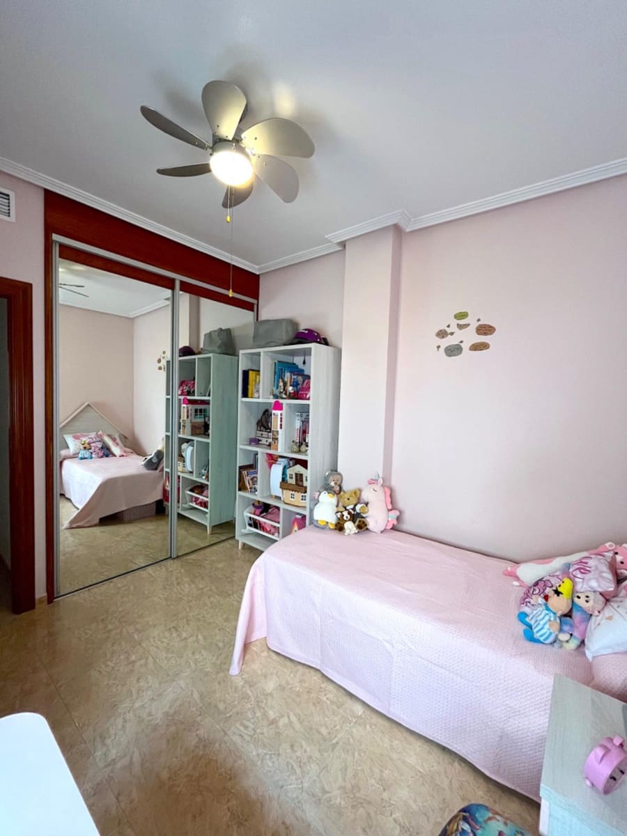 3 bedroom Flat for sale in Rojales with garage - € 169,900 (Ref: 8597477)