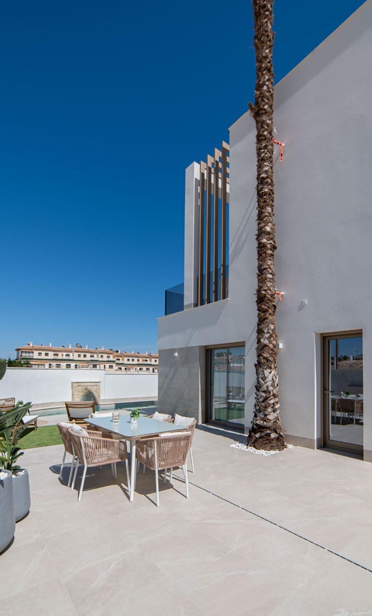 3 Zimmer Villa zu verkaufen in Ciudad Quesada mit Pool - 499.999 € (Ref: 8767066)