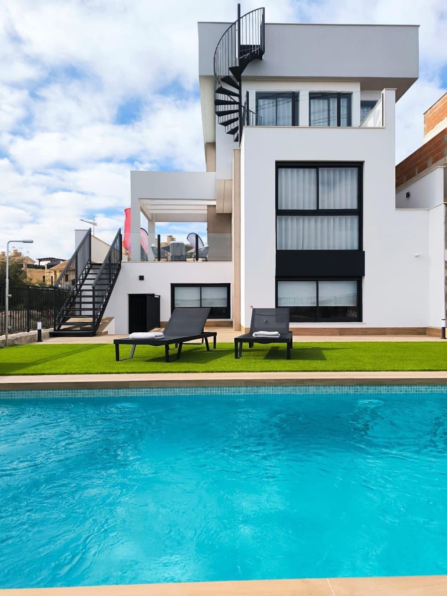 3 bedroom Villa for sale in Algorfa with pool - € 465,000 (Ref: 8786479)