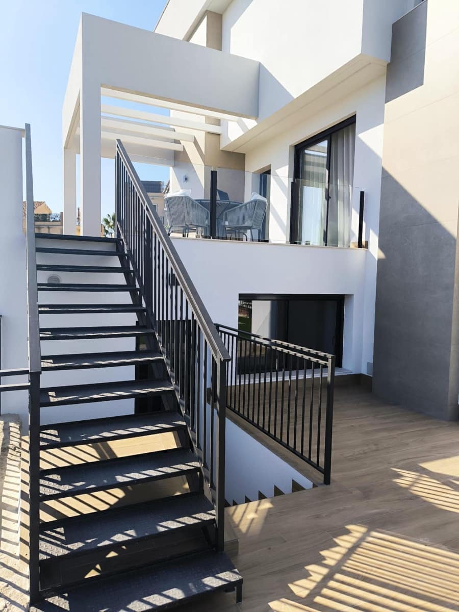 3 bedroom Villa for sale in Algorfa with pool - € 465,000 (Ref: 8786479)