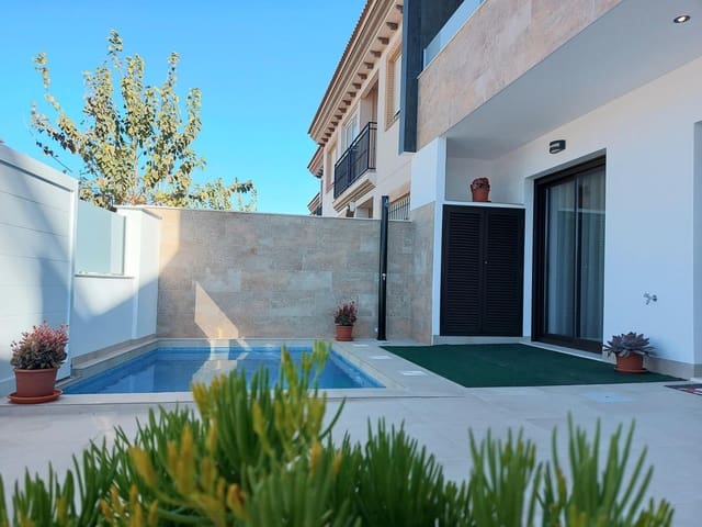 3 slaapkamer Rijtjeshuis te koop in San Pedro del Pinatar met zwembad - € 419.900 (Ref: 8789684)