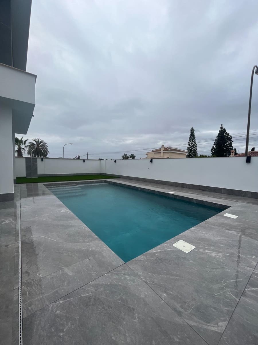 5 camera da letto Villa in vendita in Ciudad Quesada con piscina garage - 799.900 € (Rif: 8896917)