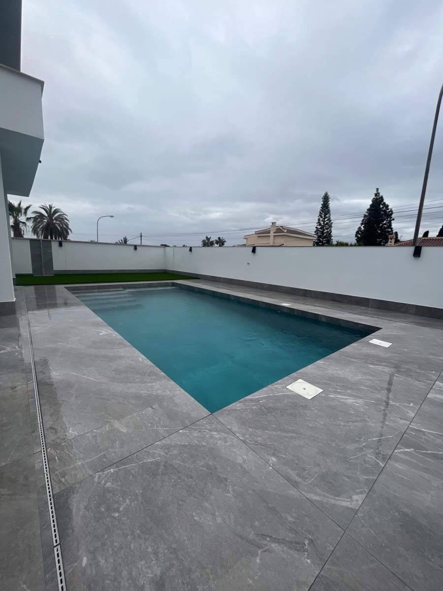 5 camera da letto Villa in vendita in Ciudad Quesada con piscina garage - 799.900 € (Rif: 8896917)