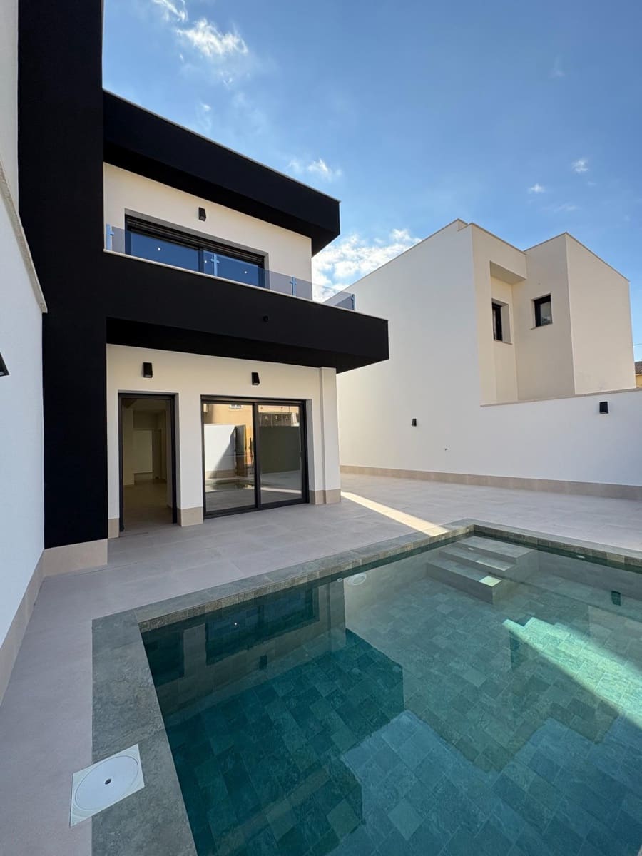 Chalet de 3 habitaciones en Heredades en venta con piscina - 359.900 € (Ref: 8900123)