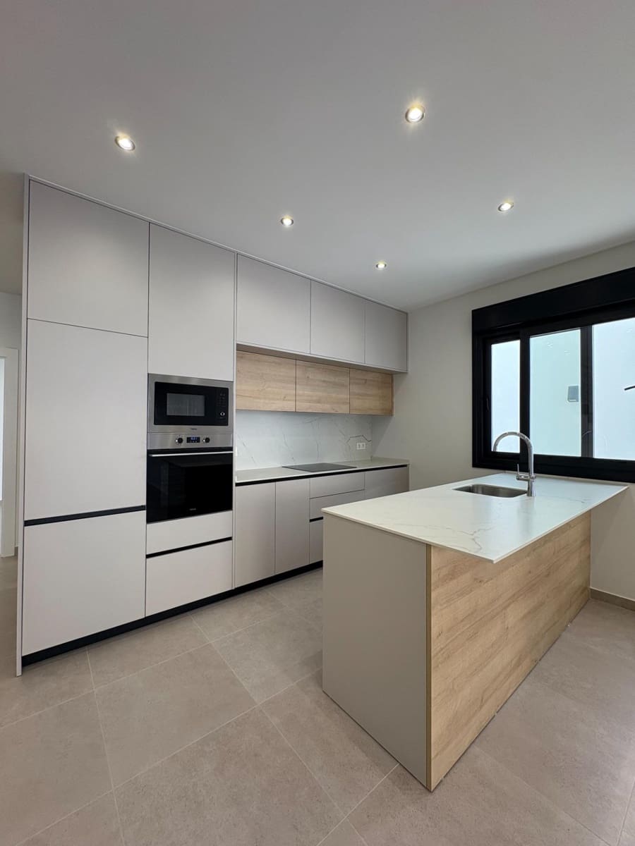 Chalet de 3 habitaciones en Heredades en venta con piscina - 359.900 € (Ref: 8900123)