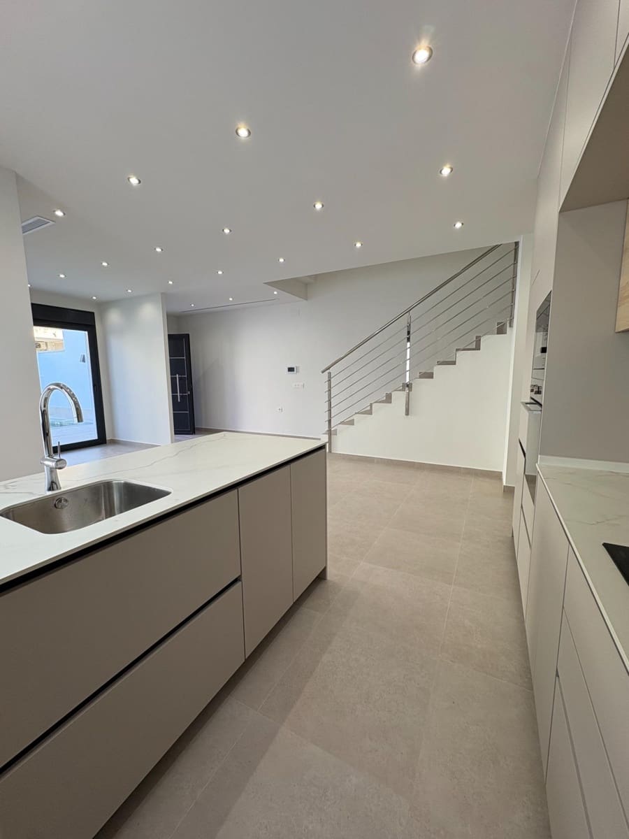 Chalet de 3 habitaciones en Heredades en venta con piscina - 359.900 € (Ref: 8900123)