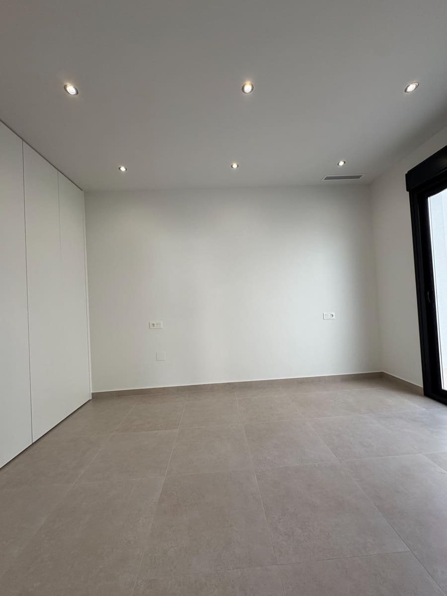 Chalet de 3 habitaciones en Heredades en venta con piscina - 359.900 € (Ref: 8900123)