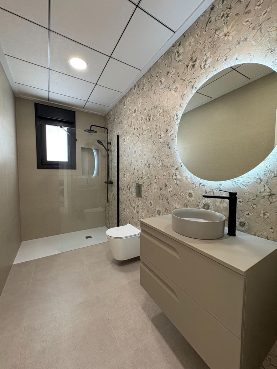 Chalet de 3 habitaciones en Heredades en venta con piscina - 359.900 € (Ref: 8900123)