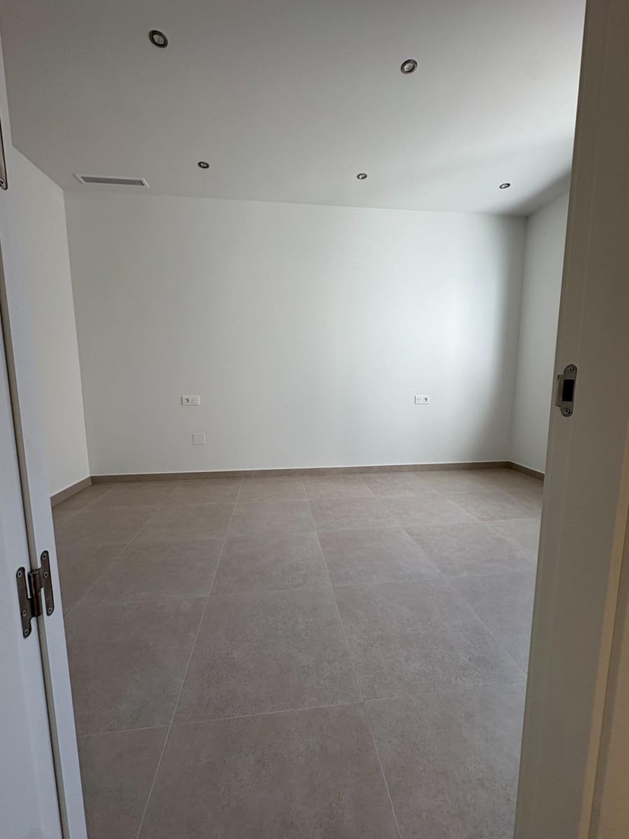 Chalet de 3 habitaciones en Heredades en venta con piscina - 359.900 € (Ref: 8900123)