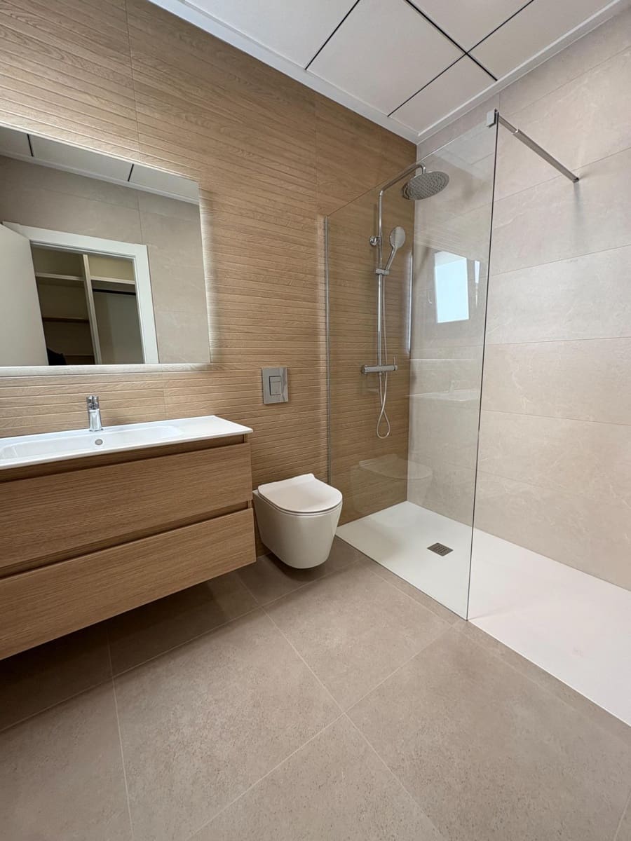 Chalet de 3 habitaciones en Heredades en venta con piscina - 359.900 € (Ref: 8900123)