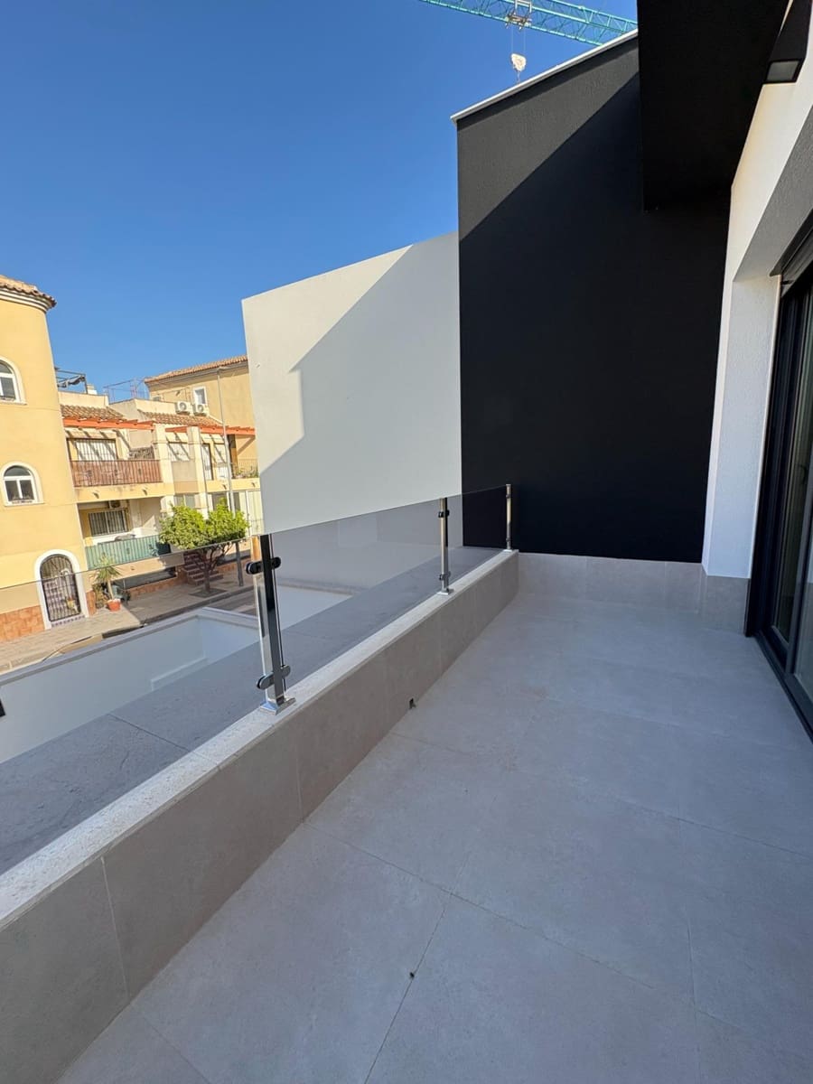 Chalet de 3 habitaciones en Heredades en venta con piscina - 359.900 € (Ref: 8900123)