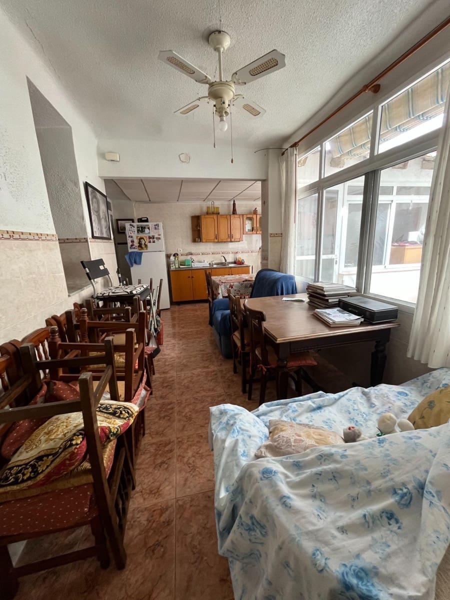 3 soverom Hus til salgs i Guardamar del Segura med garasje - € 193 500 (Ref: 8902158)