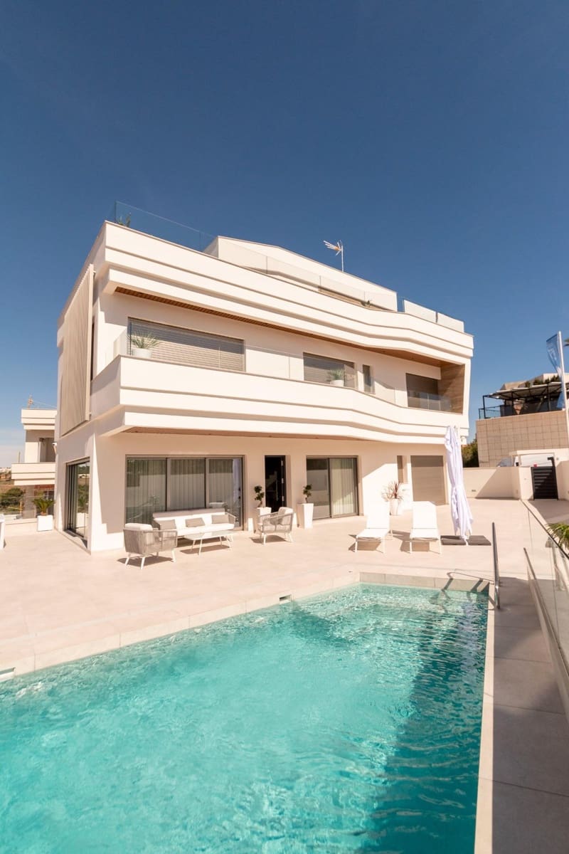 4 bedroom Villa for sale in Campoamor with pool garage - € 1,240,000 (Ref: 9126857)