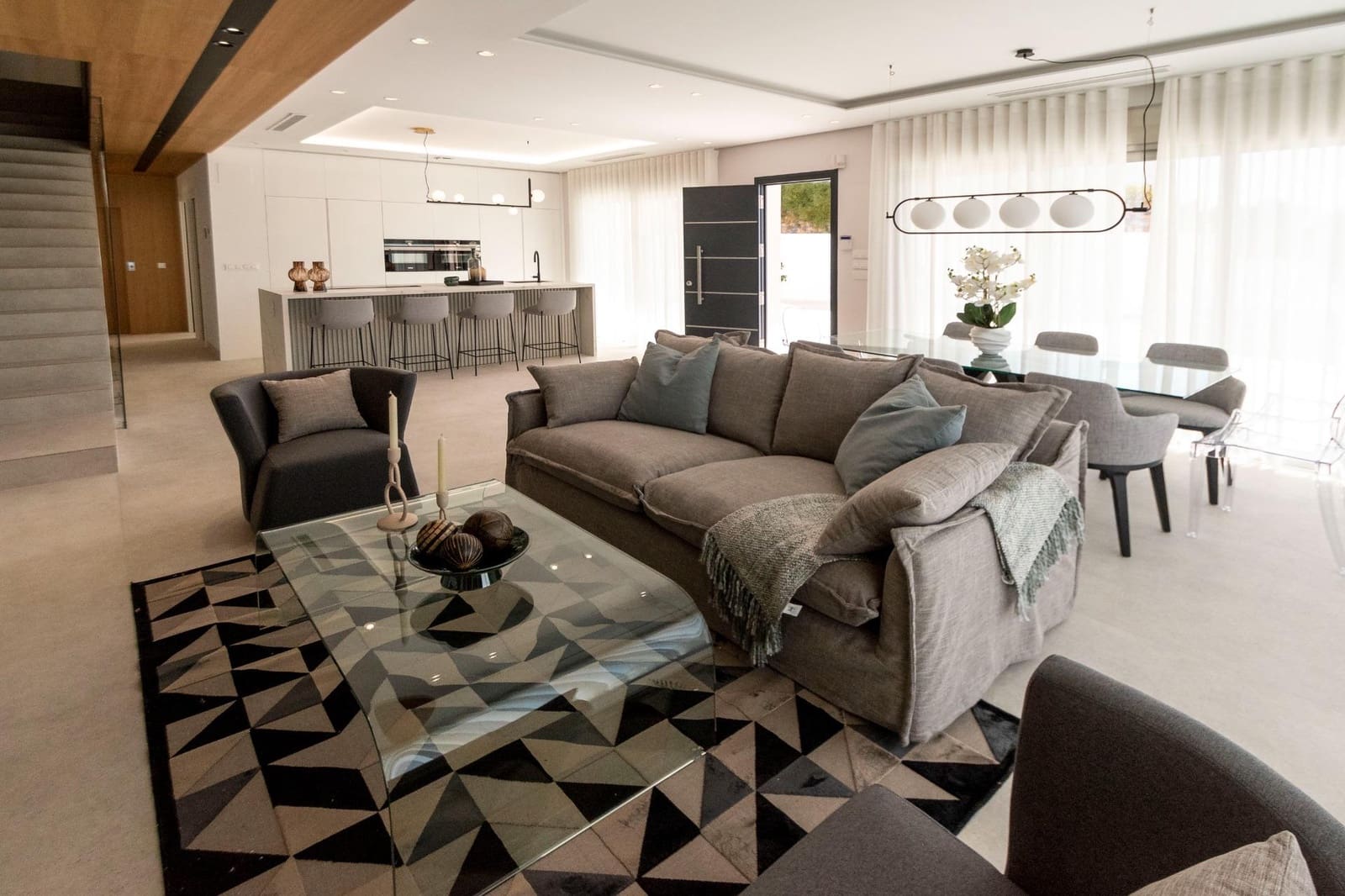 4 bedroom Villa for sale in Campoamor with pool garage - € 1,240,000 (Ref: 9126857)