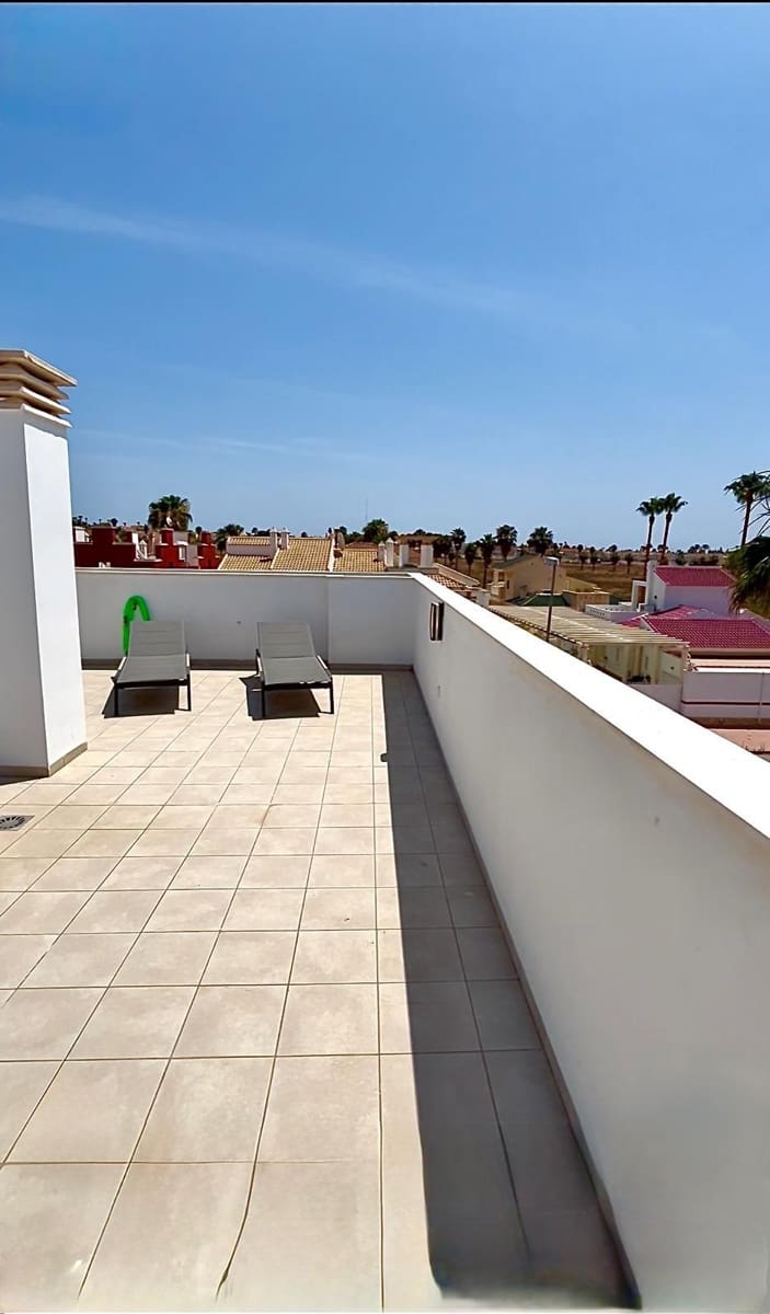 3 quarto Bungalow para venda em Ciudad Quesada com piscina - 345 000 € (Ref: 9303679)