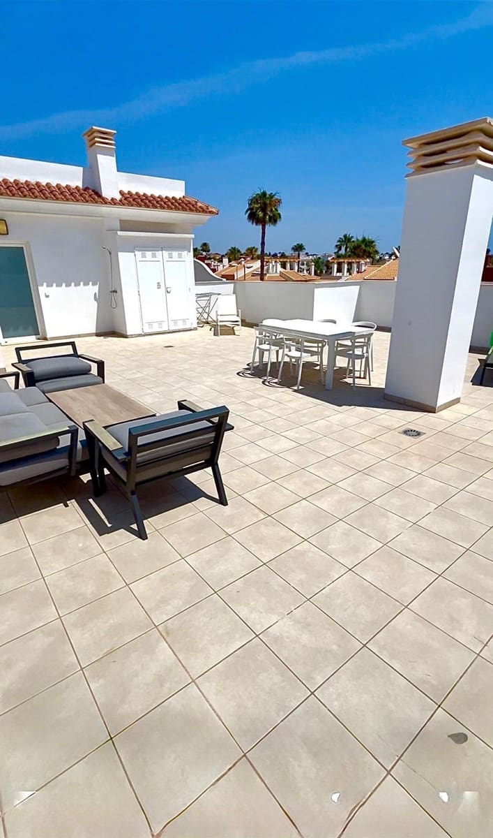 3 quarto Bungalow para venda em Ciudad Quesada com piscina - 345 000 € (Ref: 9303679)