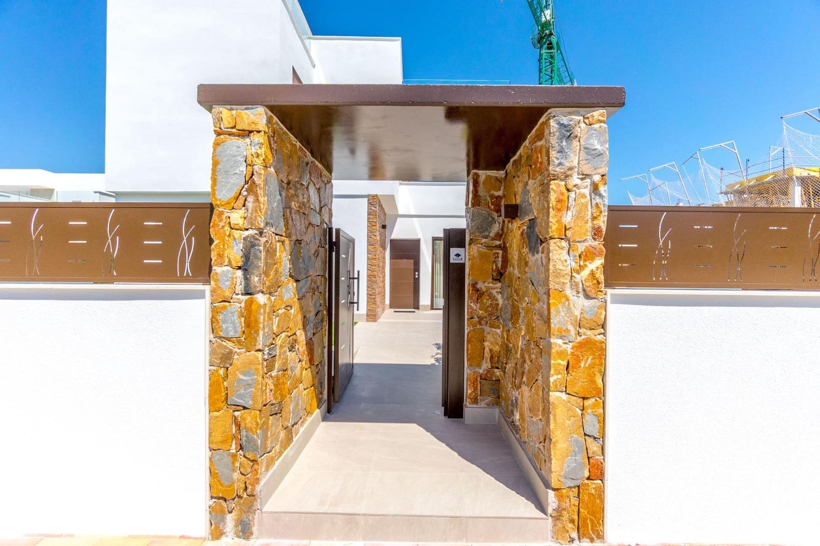 3 bedroom Villa for sale in Benijofar with pool - € 455,000 (Ref: 9359396)