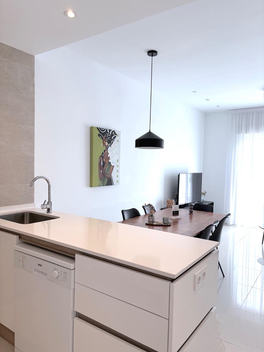 2 slaapkamer Appartement te koop in Dona Pepa met zwembad - € 282.000 (Ref: 9359397)