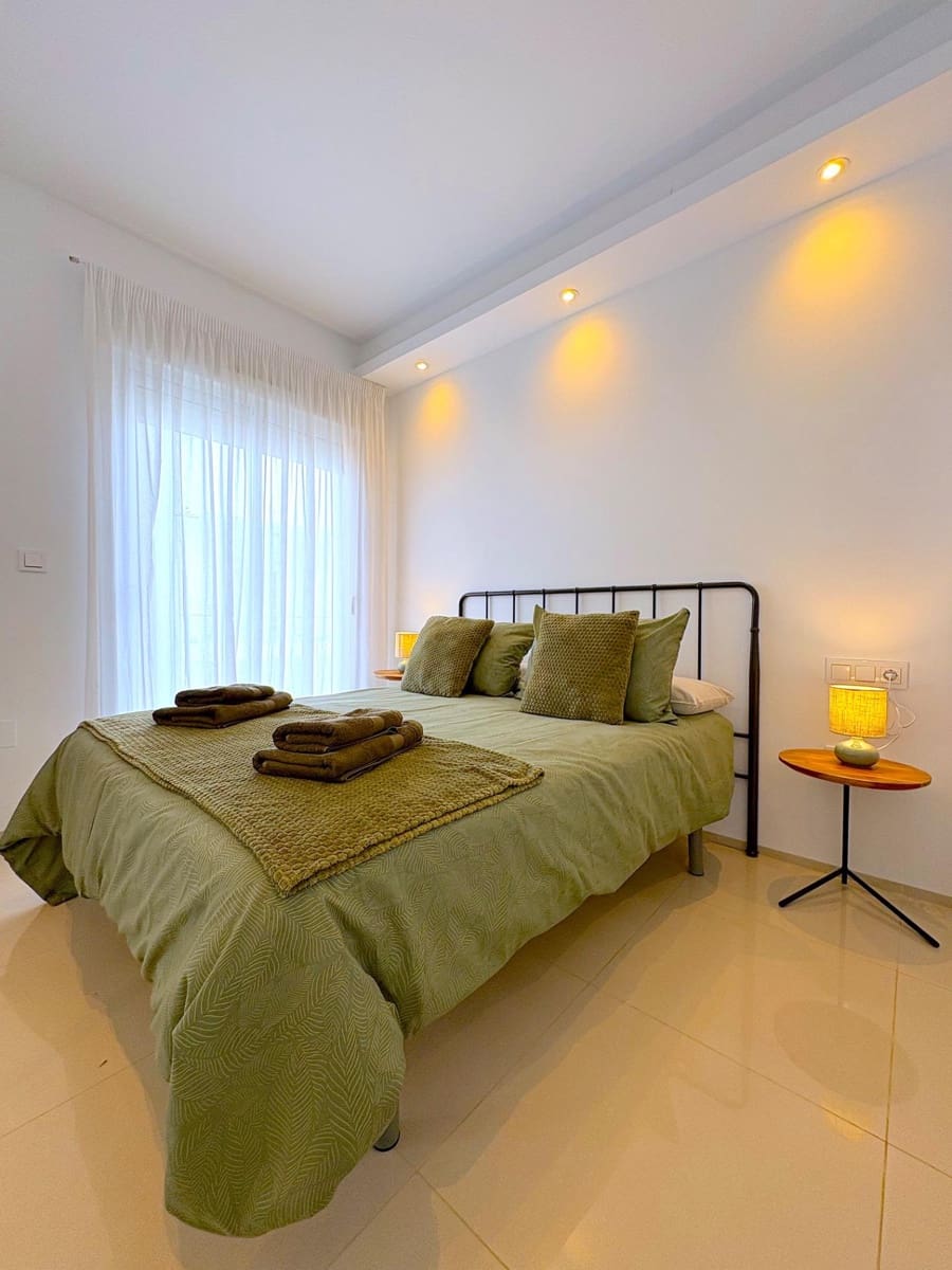 2 slaapkamer Appartement te koop in Dona Pepa met zwembad - € 282.000 (Ref: 9359397)