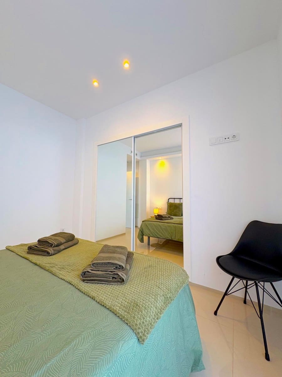 2 slaapkamer Appartement te koop in Dona Pepa met zwembad - € 282.000 (Ref: 9359397)