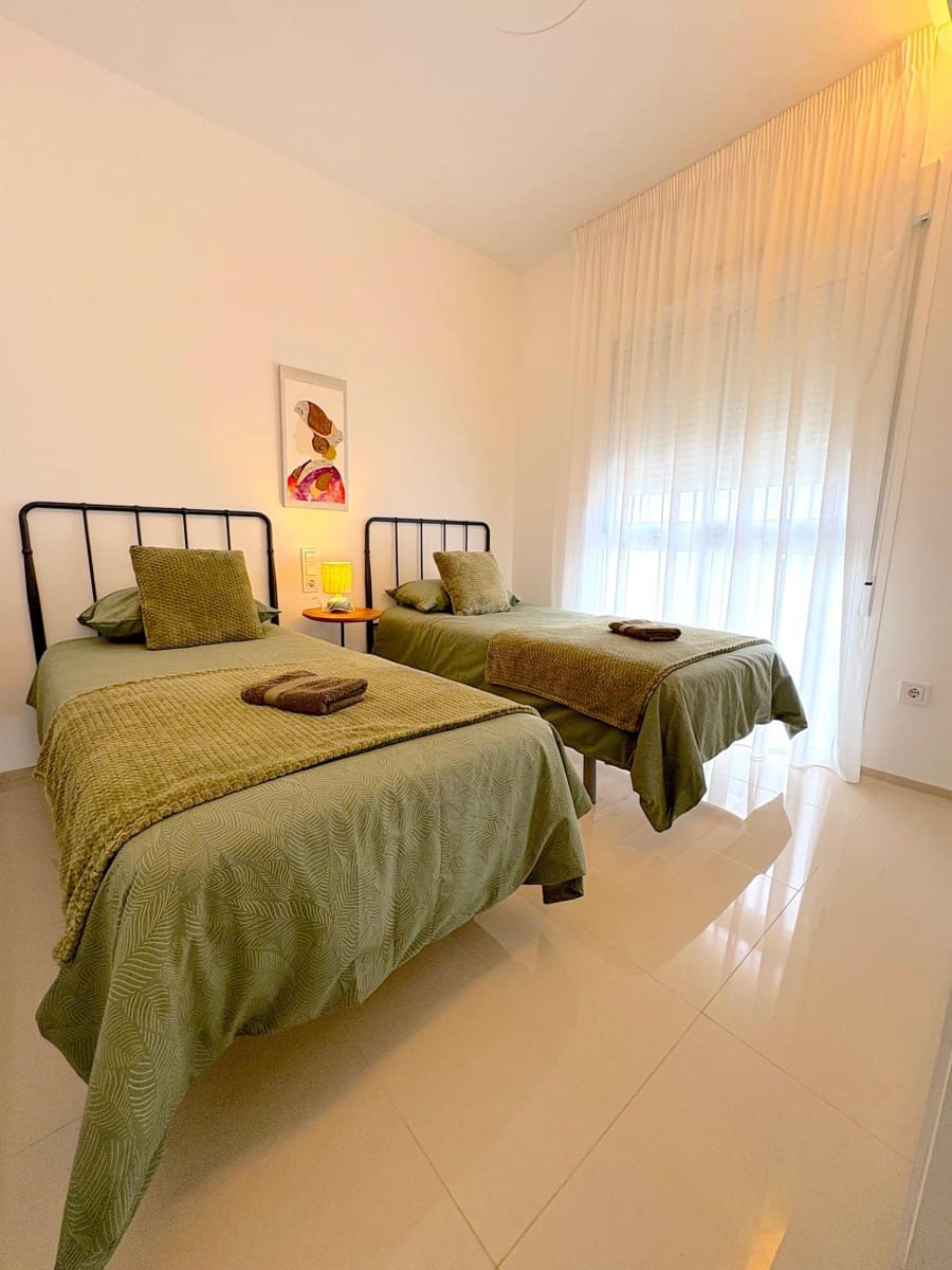 2 slaapkamer Appartement te koop in Dona Pepa met zwembad - € 282.000 (Ref: 9359397)