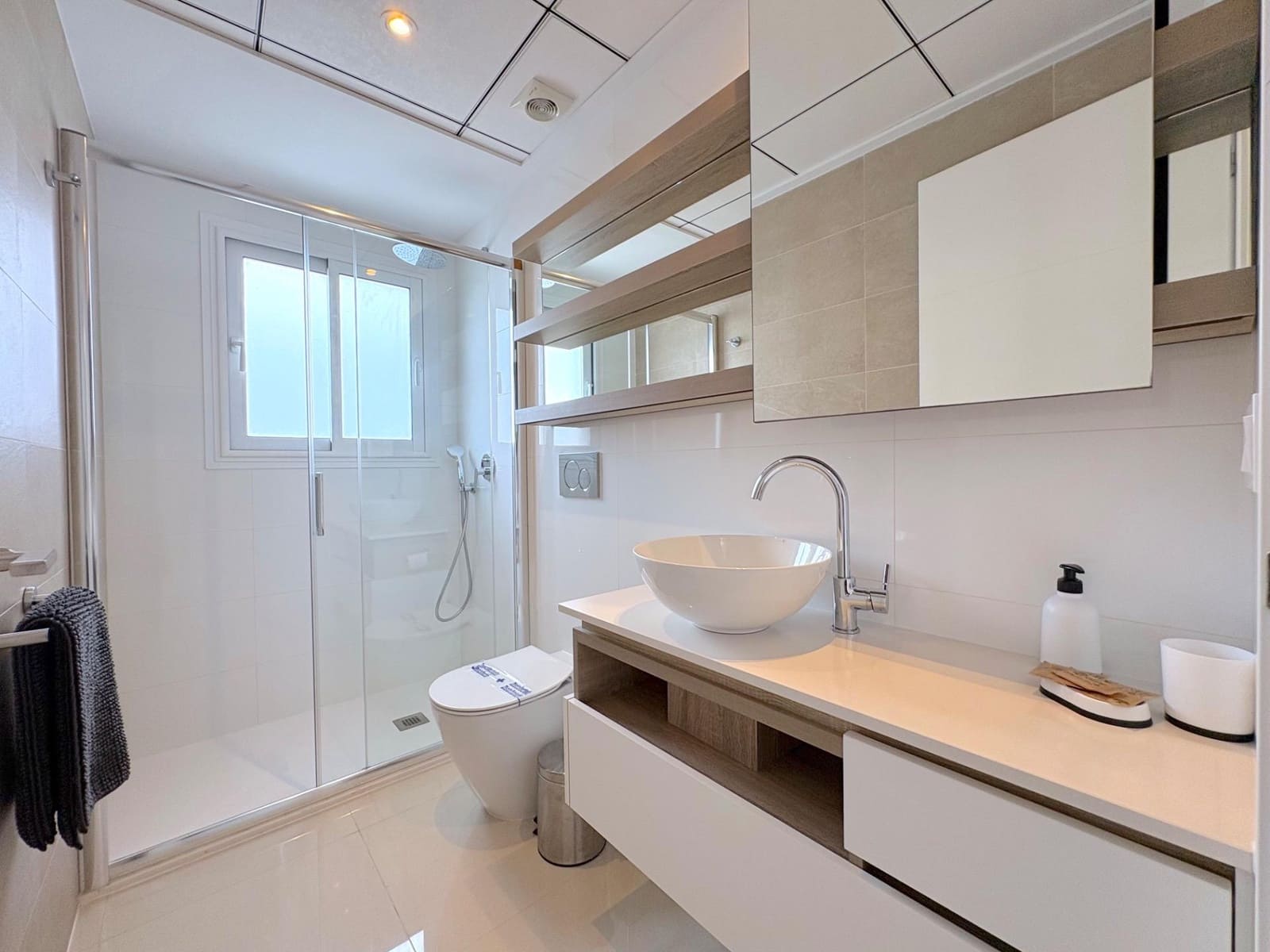 2 slaapkamer Appartement te koop in Dona Pepa met zwembad - € 282.000 (Ref: 9359397)