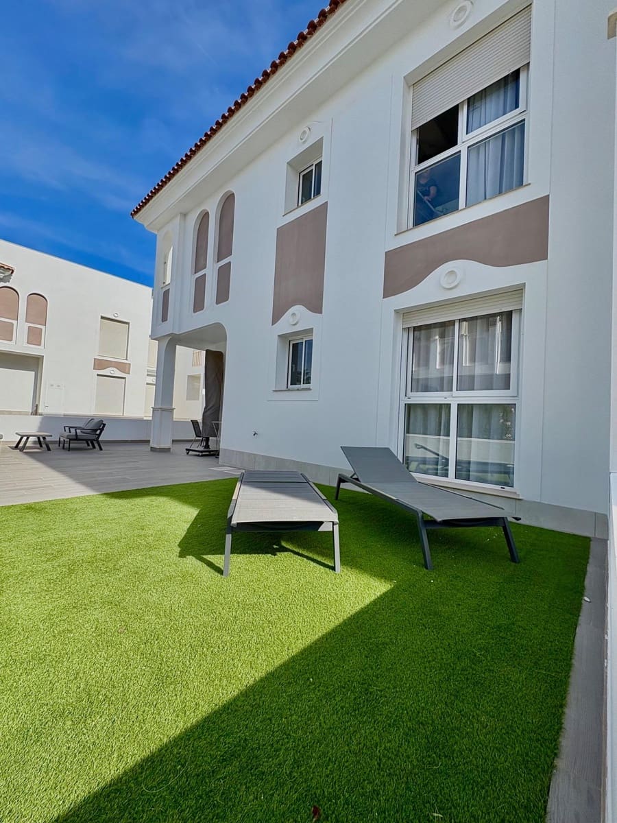 2 slaapkamer Appartement te koop in Dona Pepa met zwembad - € 282.000 (Ref: 9359397)