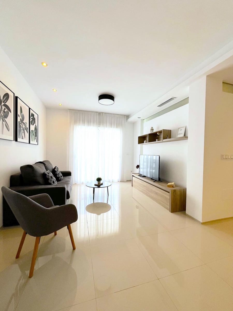 3 slaapkamer Bungalow te koop in Ciudad Quesada met zwembad - € 320.000 (Ref: 9362453)