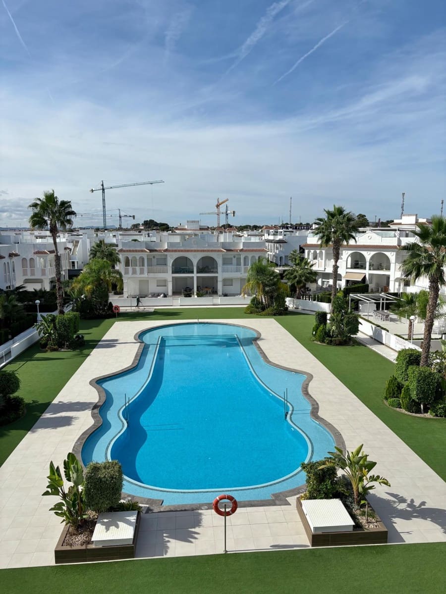 3 slaapkamer Bungalow te koop in Ciudad Quesada met zwembad - € 320.000 (Ref: 9362453)