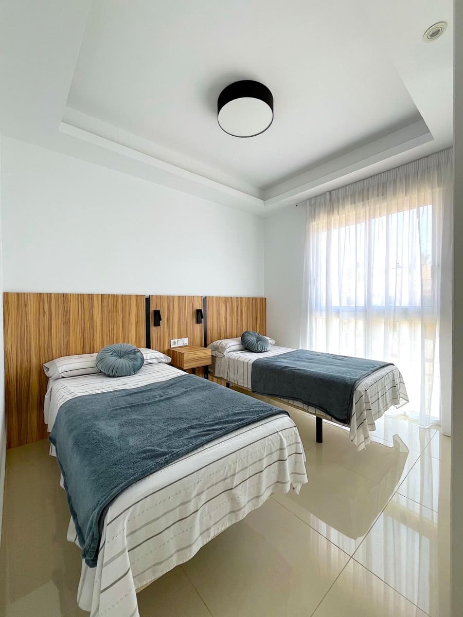 3 slaapkamer Bungalow te koop in Ciudad Quesada met zwembad - € 320.000 (Ref: 9362453)