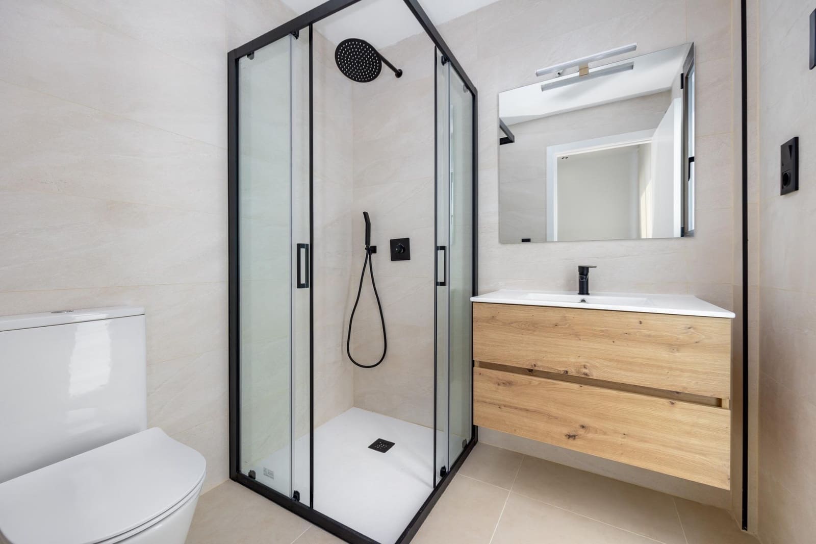 3 bedroom Villa for sale in Los Alcazares with pool garage - € 685,000 (Ref: 9398598)