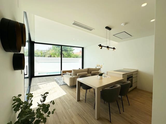 Chalet de 3 habitaciones en Torre de la Horadada, Pilar de la Horadada en venta con piscina - 599.900 € (Ref: 9468559)