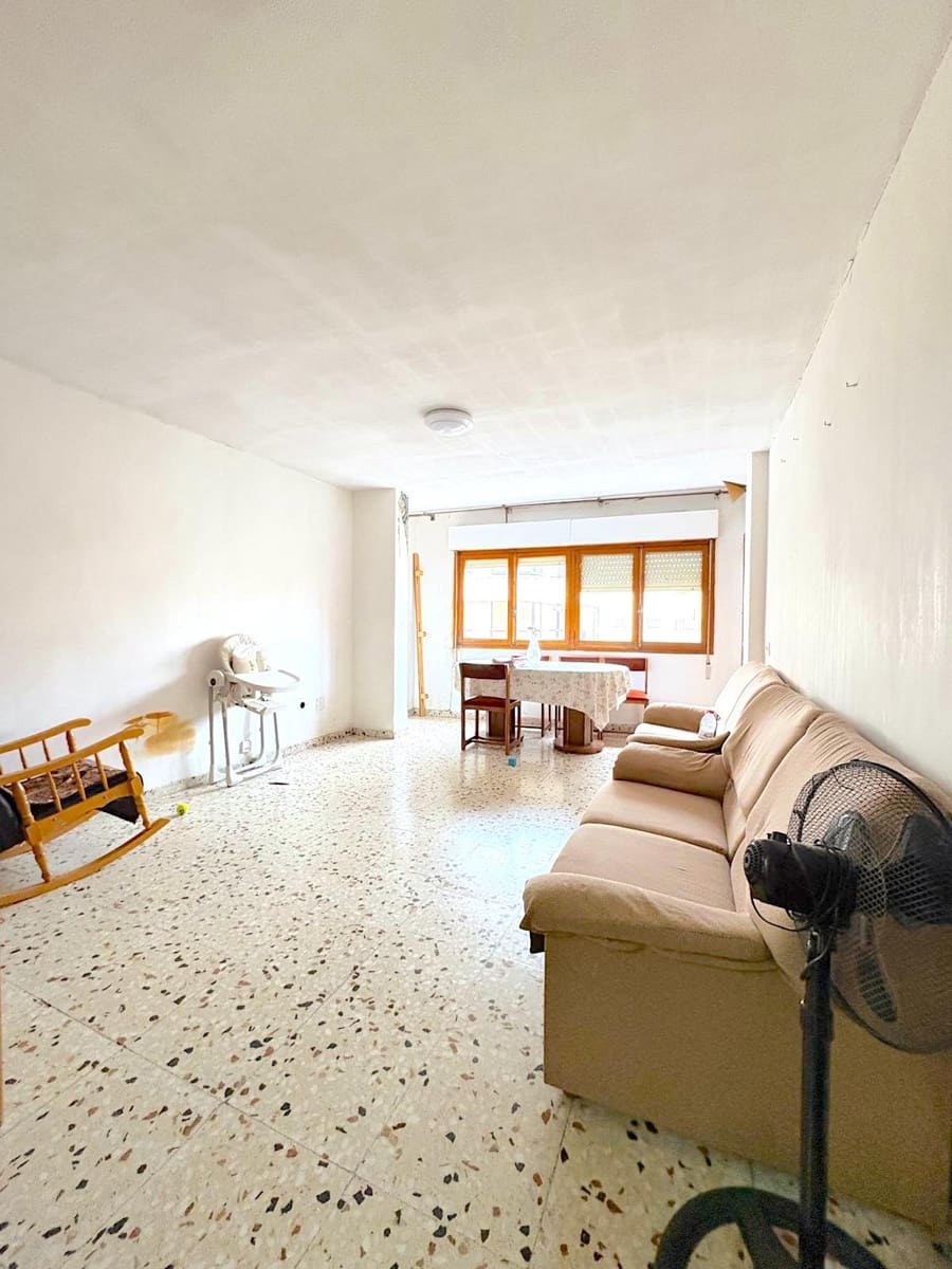 4 bedroom Flat for sale in Rojales - € 78,500 (Ref: 9513520)