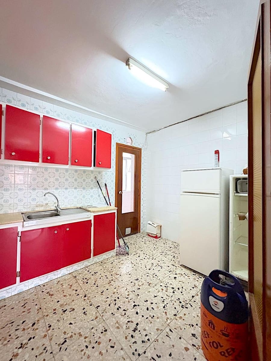 4 bedroom Flat for sale in Rojales - € 78,500 (Ref: 9513520)