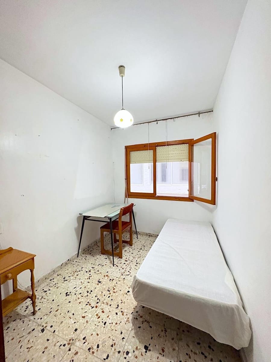 4 bedroom Flat for sale in Rojales - € 78,500 (Ref: 9513520)