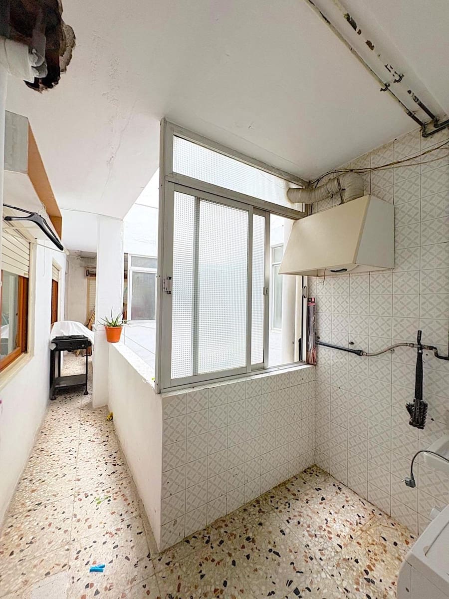 4 bedroom Flat for sale in Rojales - € 78,500 (Ref: 9513520)