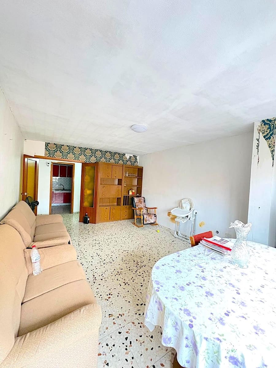 4 bedroom Flat for sale in Rojales - € 78,500 (Ref: 9513520)