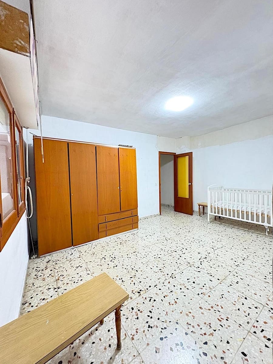 4 bedroom Flat for sale in Rojales - € 78,500 (Ref: 9513520)