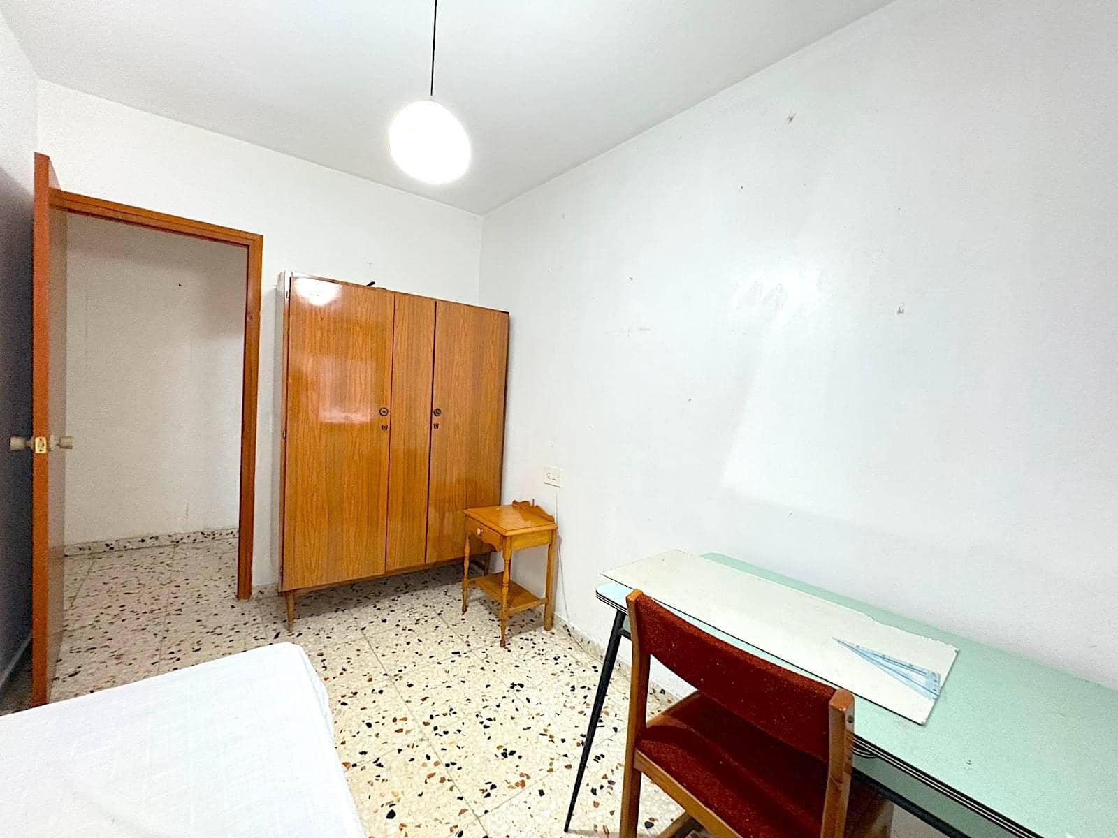 4 bedroom Flat for sale in Rojales - € 78,500 (Ref: 9513520)