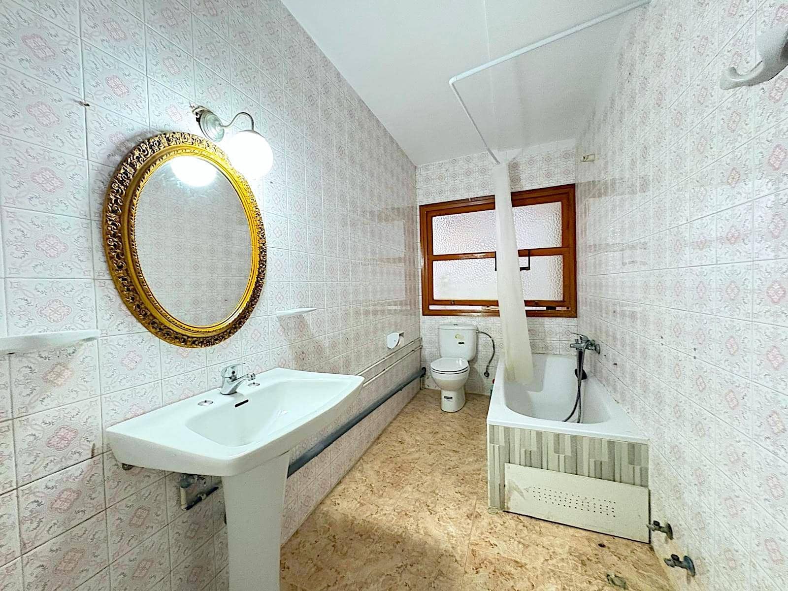 4 bedroom Flat for sale in Rojales - € 78,500 (Ref: 9513520)