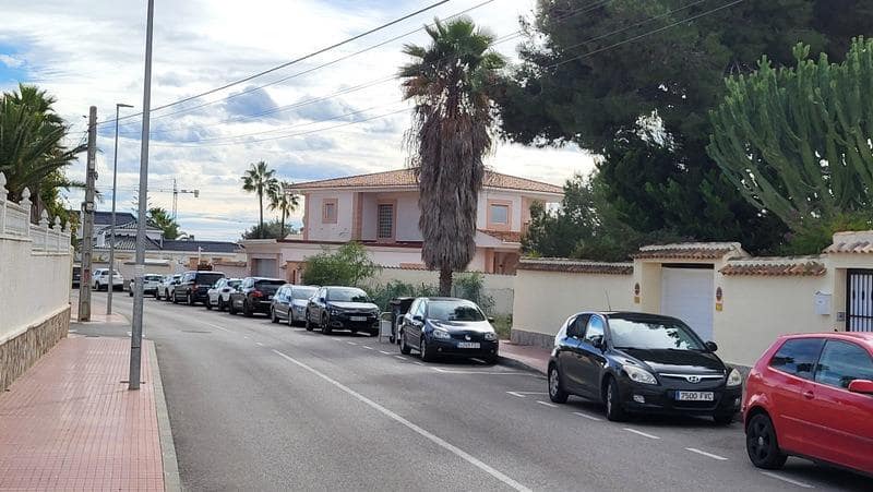 4 bedroom Villa for sale in Ciudad Quesada with pool garage - € 859,000 (Ref: 9551798)