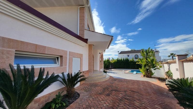 4 bedroom Villa for sale in Ciudad Quesada with pool garage - € 859,000 (Ref: 9551798)